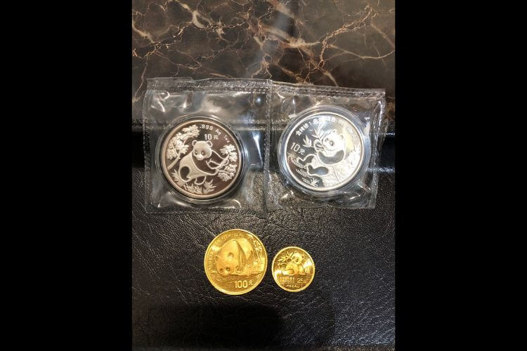 パンダ金貨 1oz，1/4oz，パンダ銀貨 2枚